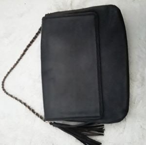Black shoulder bag